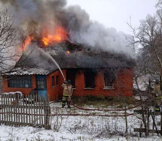 В старожиловской деревне Акулово горел жилой дом