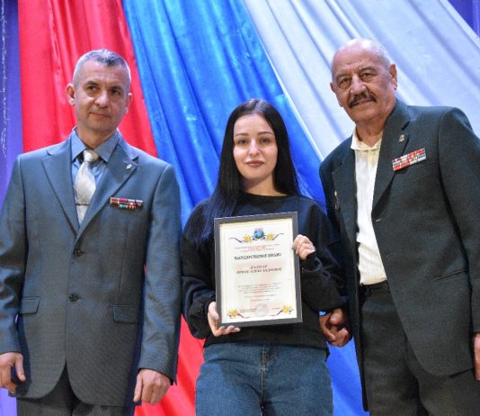 На открытии Год единства народов России в Старожиловском округе наградили волонтеров