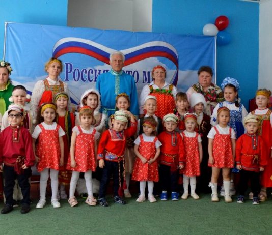 Старожиловские детсадовцы в национальных костюмах встречали весну