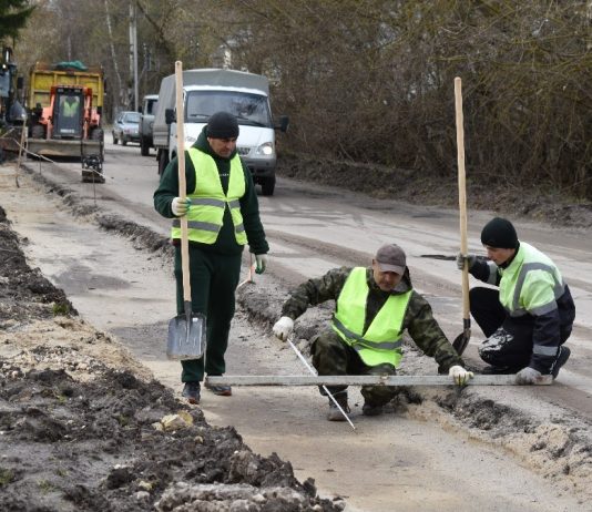 В Старожилове по нацпроекту ремонтируют дорогу