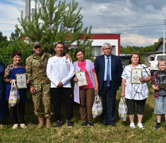 Жителей Больших Полян из Старожиловского округа наградили в разных номинациях