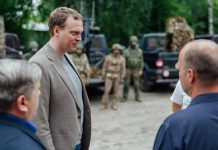 Павел Малков пообщался с бойцами мобильной огневой группы