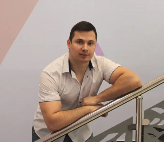 «Тонкая работа» Дмитрия Фитисова из Сасова помогает особенным детям раскрывать возможности