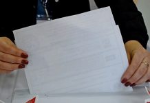 Многодетная мама Наталья Пономарева проголосовала в старожиловском селе Большие Поляны